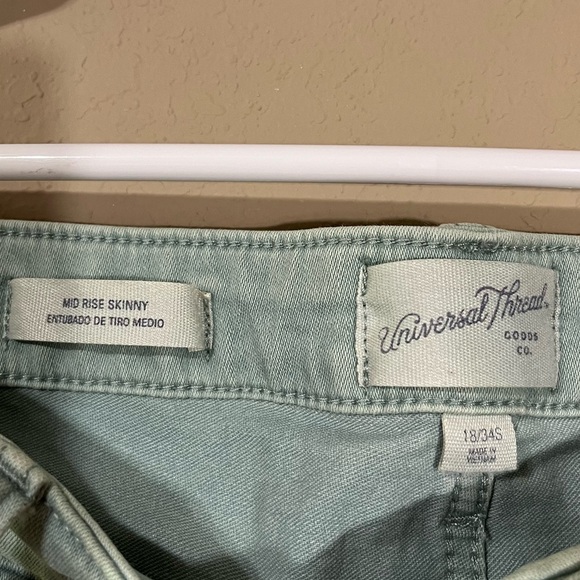 Universal Thread Light Green Wash Mid Rise Skinny Jeans Size 18 - Picture 5 of 6